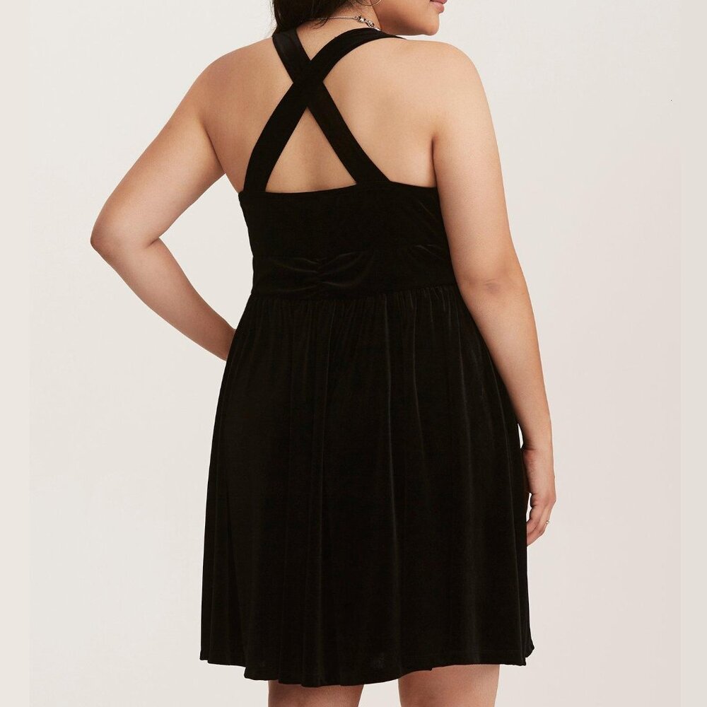 Torrid 1X Plus Black Velvet Surplice Crisscross Back Sleeveless Formal Dress